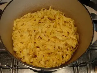 Tagliatelle and courgette spaghetti, carbonara style : Photo of step #9