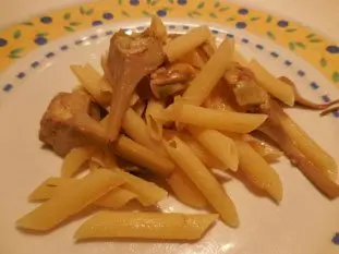 Penne with purple artichokes