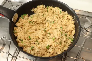 Fried rice with chicken and spring onion : Stage 10