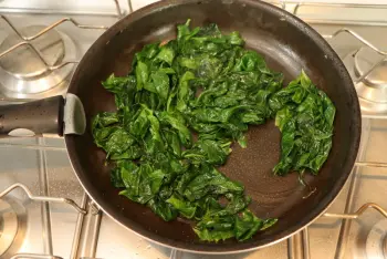 No-pastry spinach and potato quiche