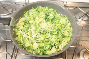 Semolina galette with leeks : Stage 2