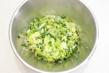 Semolina galette with leeks : Stage 3