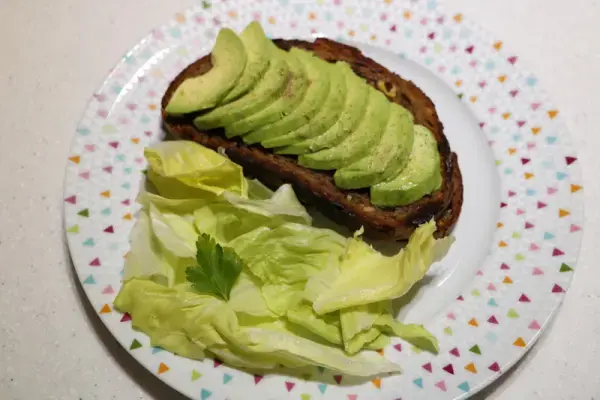 Fried cheese toasties with avocado