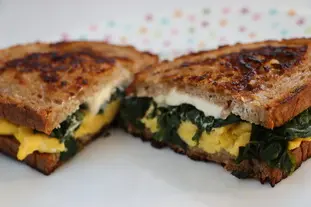 Pan-fried cheese, egg and spinach toastie