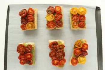 Zucchini and tomato tartines au gratin : Stage 12