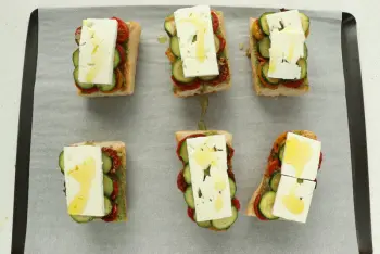 Zucchini and tomato tartines au gratin : Stage 14