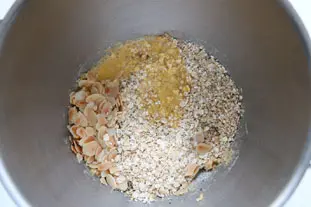 Traditional nutty choc-chip cookies : Photo of step #8