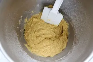 Savoury mini-madeleines with 2 cheeses : Photo of step #2