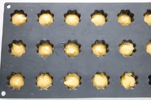 Savoury mini-madeleines with 2 cheeses : Photo of step #5