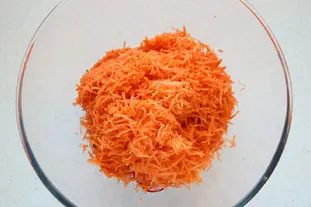 Crunchy radish and carrot salad