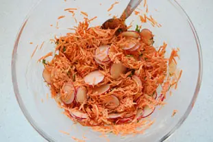Crunchy radish and carrot salad : Photo of step #4