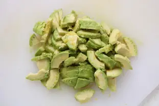 Cucumber, avocado and mussel salad : Photo of step #3