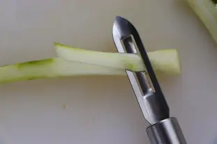 Raw green asparagus salad : Photo of step #2