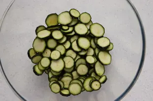 Spring courgette and tuna salad : Photo of step #2