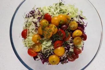 Cherry tomato and two cabbage salad : Photo of step #3
