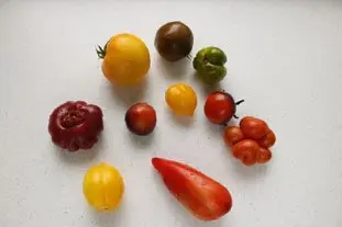 Mixed tomato salad : Photo of step #1