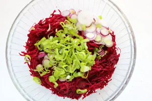 Beetroot salad with cashew nuts : Photo of step #4