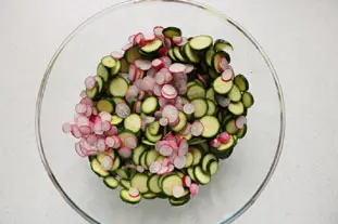Crunchy courgette and mushroom salad : Photo of step #3