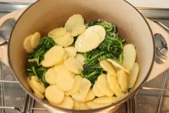 Watercress soup : Stage 7