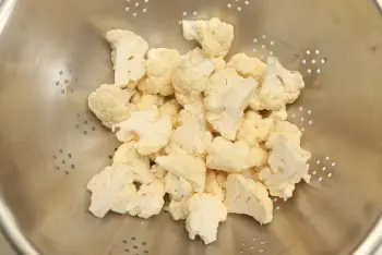 Chard and cauliflower soup : Stage 1