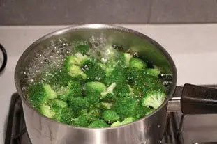 Light Broccoli Soup : Photo of step #2