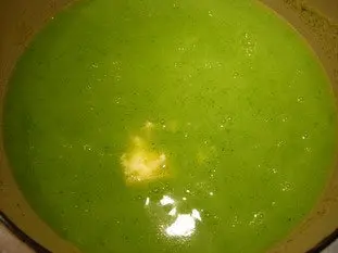 Quick courgette soup with cheese