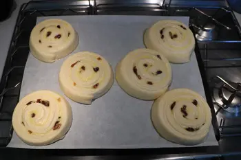 Raisin breads (pains aux raisins) : Photo of step #12