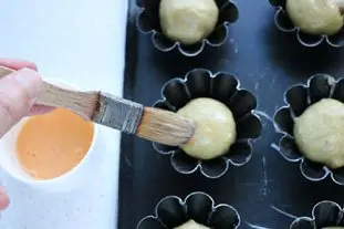 Mini apricot and pistachio brioches : Photo of step #9