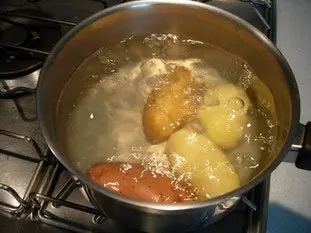 Boiling potatoes in their skins : Photo of step #4