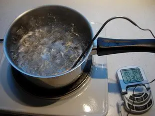 One should always cover a pan while heating : Photo of step #2