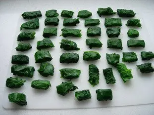 Parcels of fish fillet in spinach