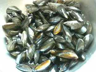 Mussels marinière : Photo of step #1