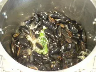 Mussels marinière : Photo of step #5