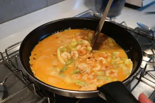 Scrambled eggs with langoustines and asparagus tips. : Photo of step #7
