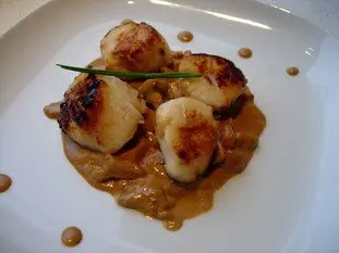 Pan-fried scallops and chanterelles with Noilly Prat sauce : Photo of step #12