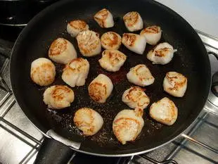 Scallops with cabbage julienne