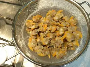 Tagliatelle with cockles