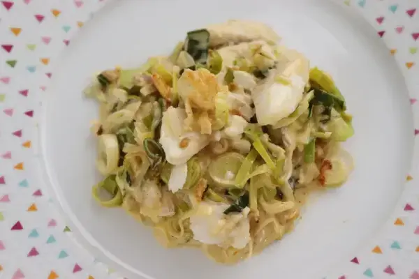 Fish fillet with leeks and mustard cream