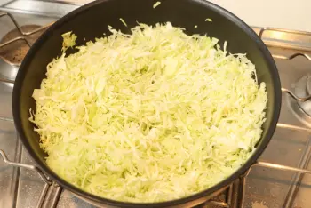 Fish fillets with cabbage and curry : Stage 6