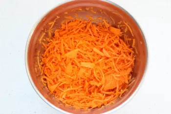 Whiting fillet en papillote with carrots, lemon and leeks : Stage 2