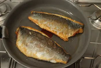 Fillet of sea bass and Jerusalem artichokes with lemon : Stage 4