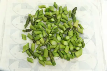 Pollock Fillet with Green Asparagus and Almonds : Stage 2
