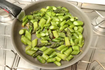 Pollock Fillet with Green Asparagus and Almonds : Stage 7