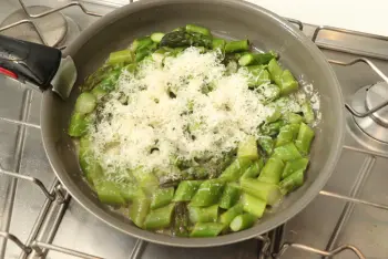 Pollock Fillet with Green Asparagus and Almonds : Stage 8