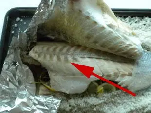 Fish in a salt crust : Photo of step #10