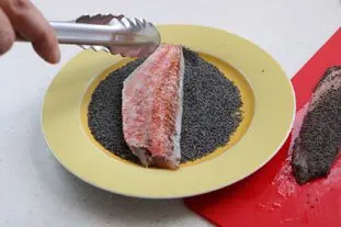 Canapés of red mullet with poppy seeds : Photo of step #8