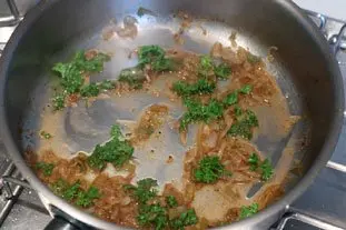 Red mullet fillets with a reduced white-wine sauce : Photo of step #8