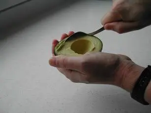 How to prepare an avocado : Photo of step #10