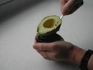 How to prepare an avocado : Photo of step #11