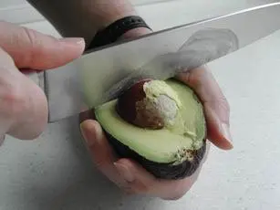How to prepare an avocado : Photo of step #6